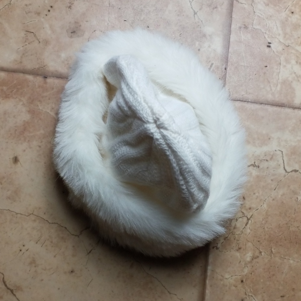 BEAUTIFUL HAT FOR WOMEN'S WHITE ONE SIZE NWOT